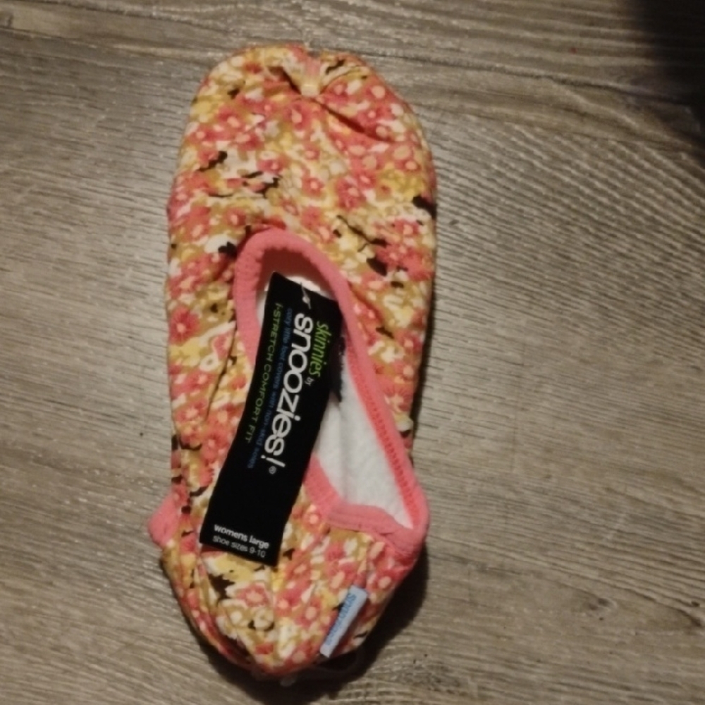 Snoozies! Women's Pink Floral Slippers